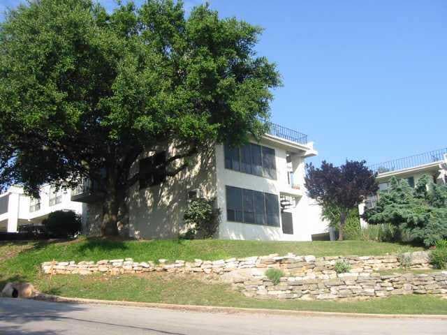 5916 Lago Vista Way unit B18, Lago Vista, TX 78645 - photo 1