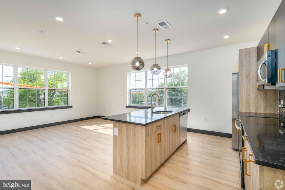 140 Church St unit C11, Phoenixville, PA 19460 - photo 1