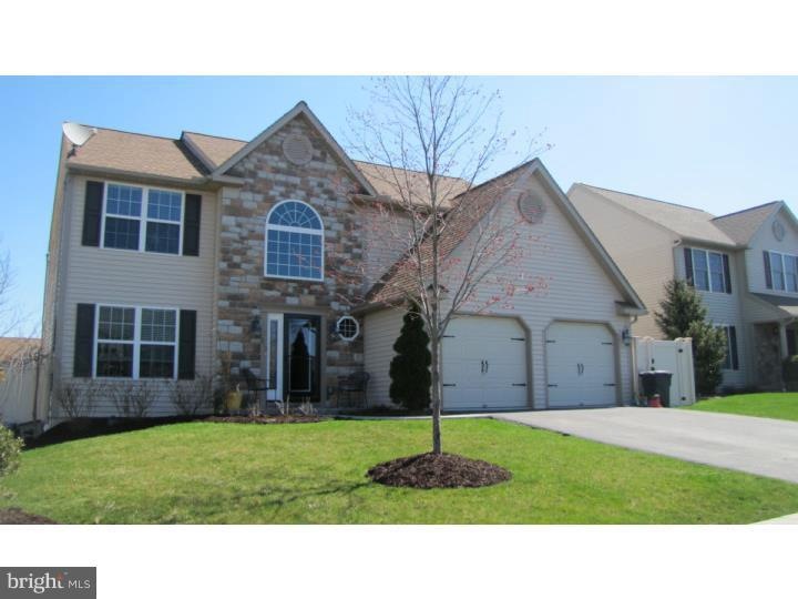 1013 Shilo St, Reading, PA 19605 - photo 1