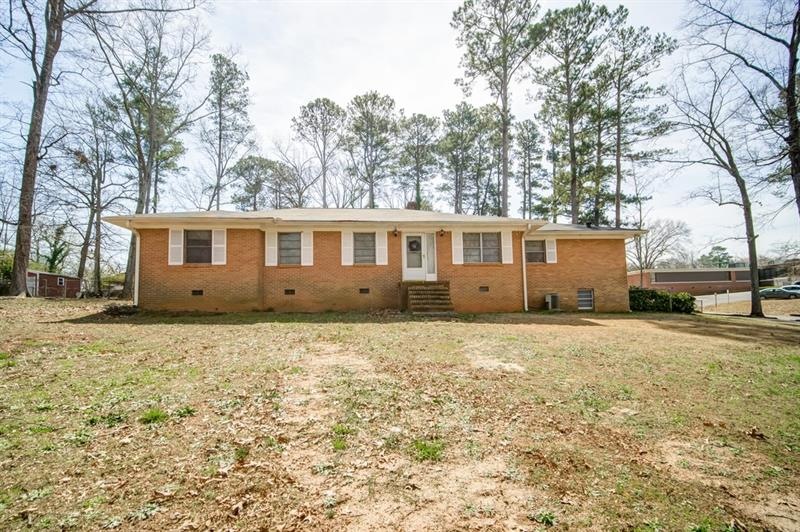 1129 Tanglewood Rd, Jonesboro, GA 30236 - photo 1