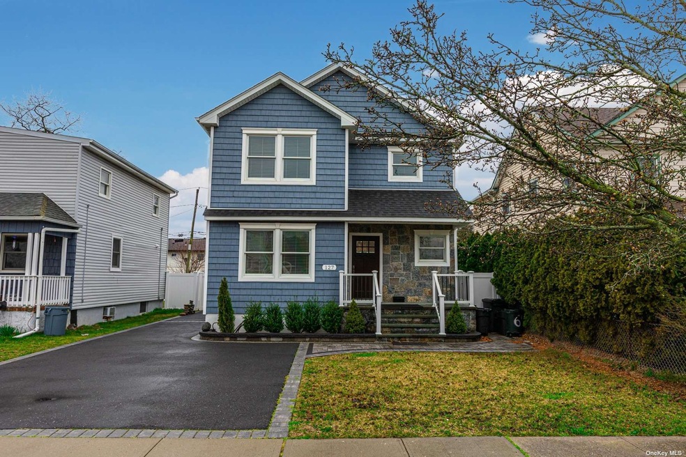 127 Lido Pkwy, Lindenhurst, NY 11757 - photo 1