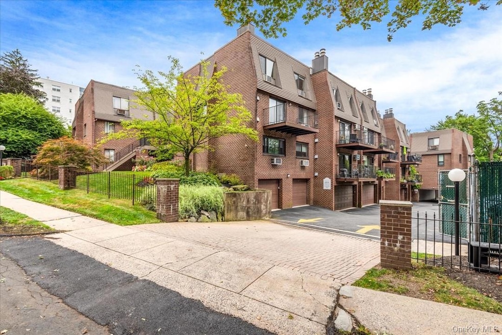 492 N Broadway unit 28, White Plains, NY 10603 - photo 1