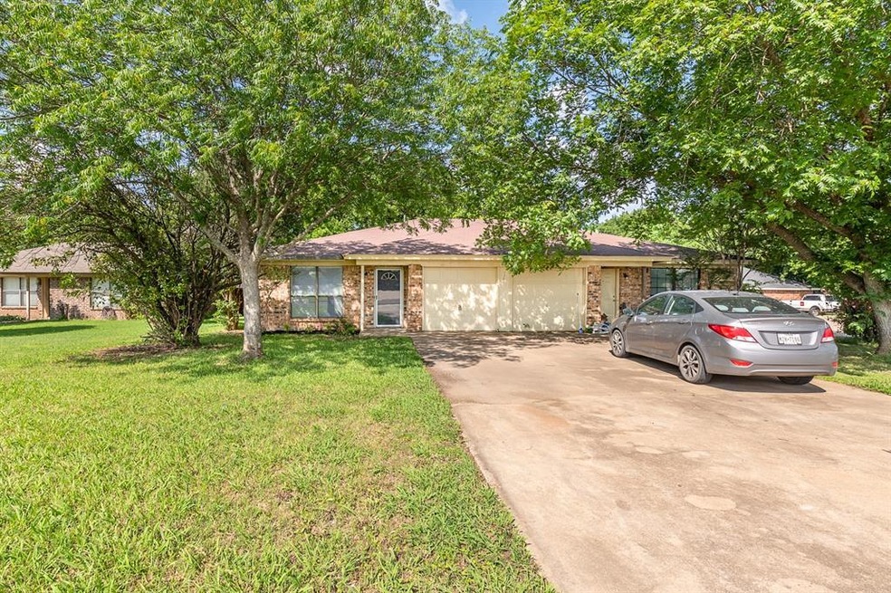 1303 Berry Dr, Cleburne, TX 76033 - photo 1