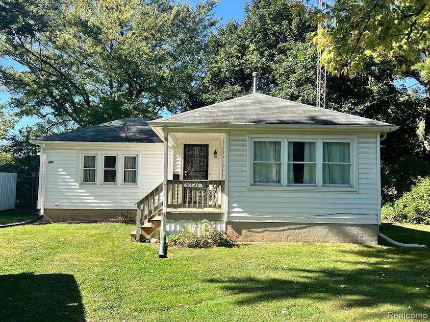 4131 Douglas Ave, Flint, MI 48506 - photo 1