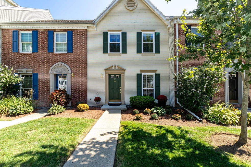 17 Middlesex Rd, MerriMacK, NH 03054 - photo 1