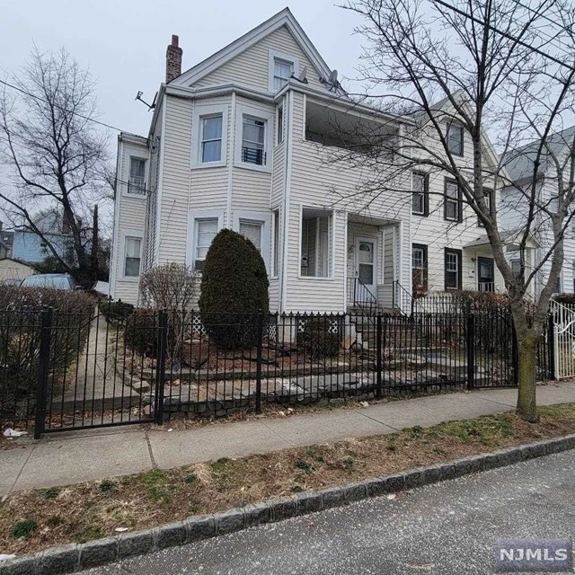 Sold $600,000 • Co-Listing Agent