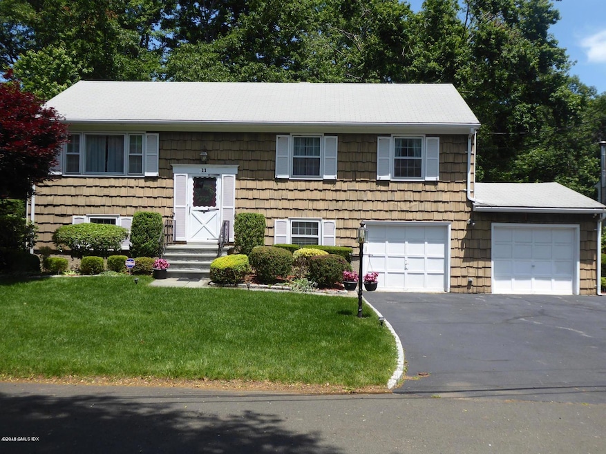 11 Gard Ct, Greenwich, CT 06831 - photo 1