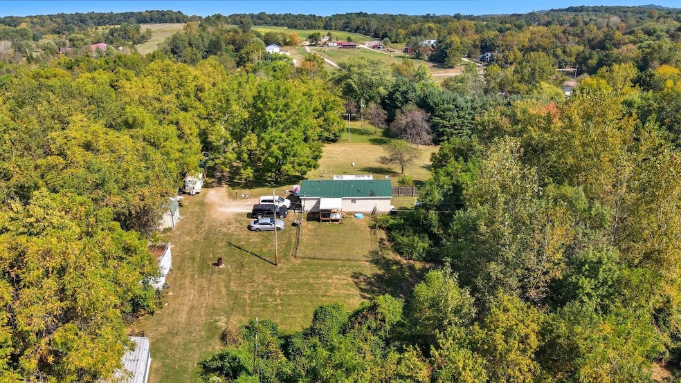 12499 Tarlton Rd, Circleville, OH 43113 - photo 1