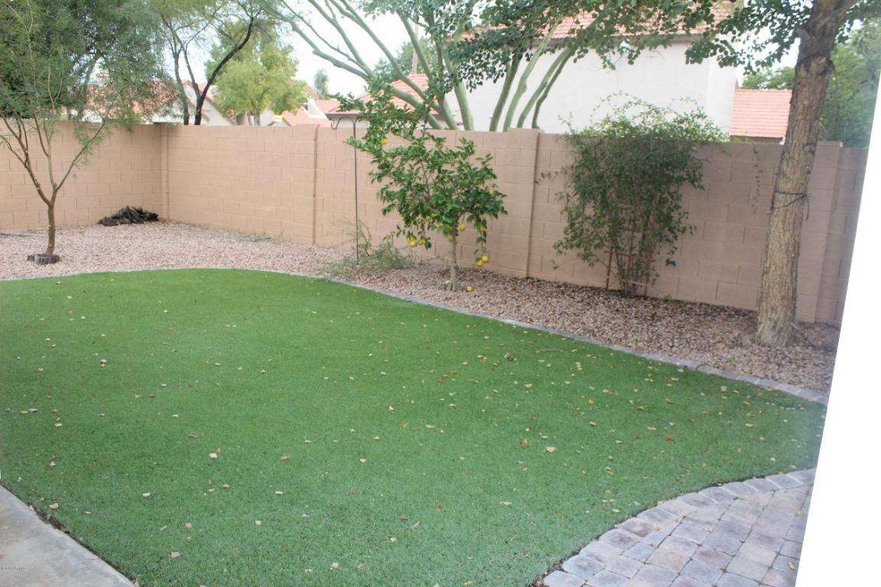 961 N Albert Dr, Chandler, AZ 85226 - photo 1