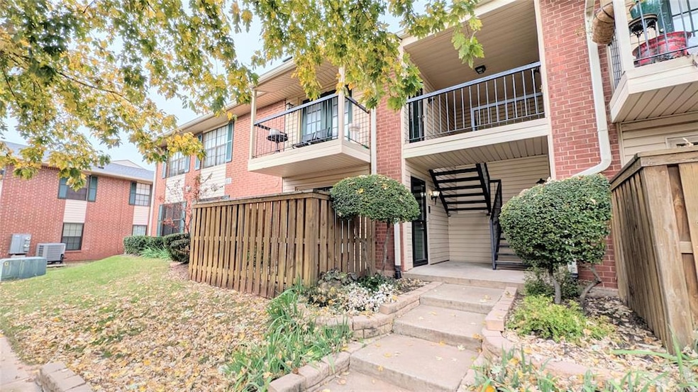 4400 Hemingway Dr unit 112, Oklahoma City, OK 73118 - photo 1