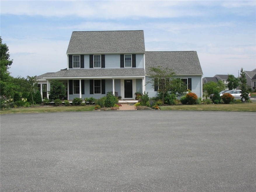 42 Evelin Cir, Middletown, RI 02842 - photo 1