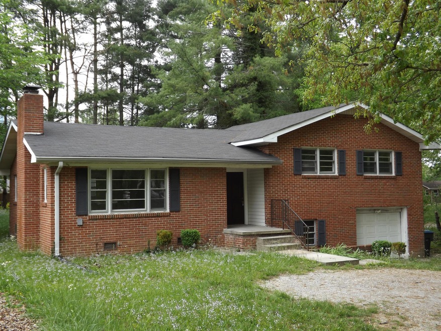 914 Mcarthur St, Manchester, TN 37355 - photo 1