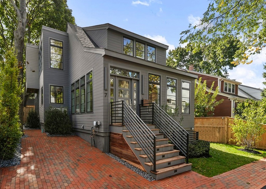 7 Chetwynd Rd, Cambridge, MA 02140 - photo 1