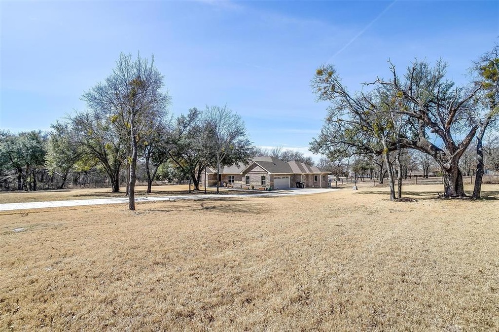 346 Kendall Cir, Weatherford, TX 76088 - photo 1