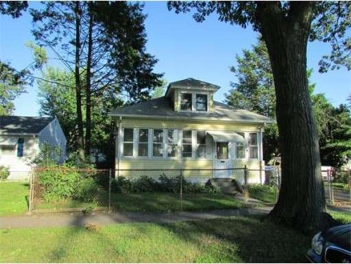 925 Berkshire Ave, Indian Orchard, MA 01151 - photo 1