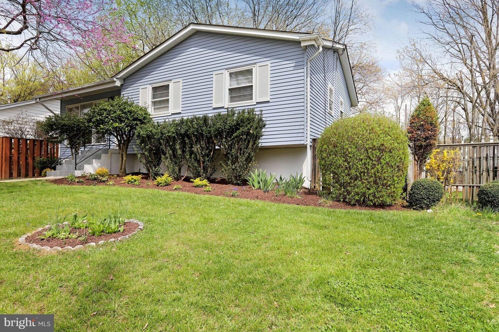 13507 Turkey Branch Pkwy, Rockville, MD 20853 - photo 1