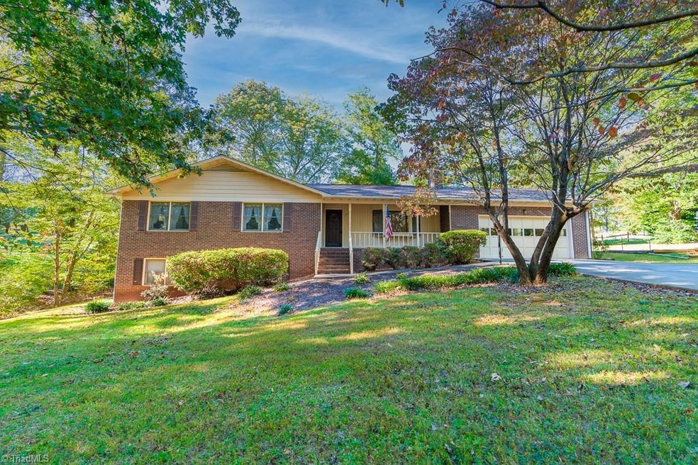 443 Pinewood Rd, Asheboro, NC 27205 - photo 1