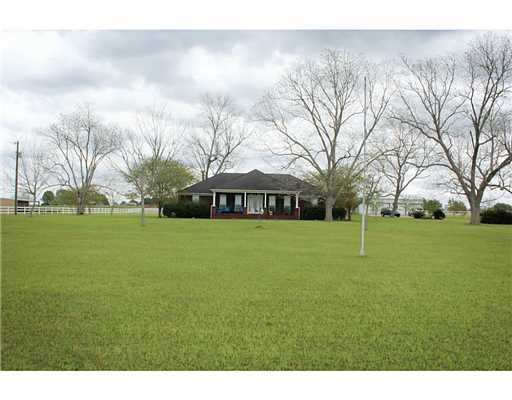 2226 Howell Tanner Chapel Rd, Lucedale, MS 39452 - photo 1