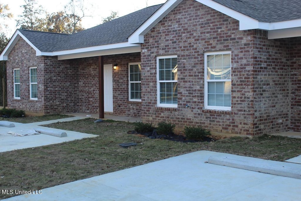 1013 Bassett Dr unit C, McComb, MS 39648 - photo 1