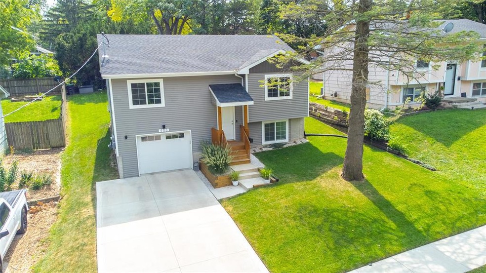 408 E Broad St, Des Moines, IA 50315 - photo 1