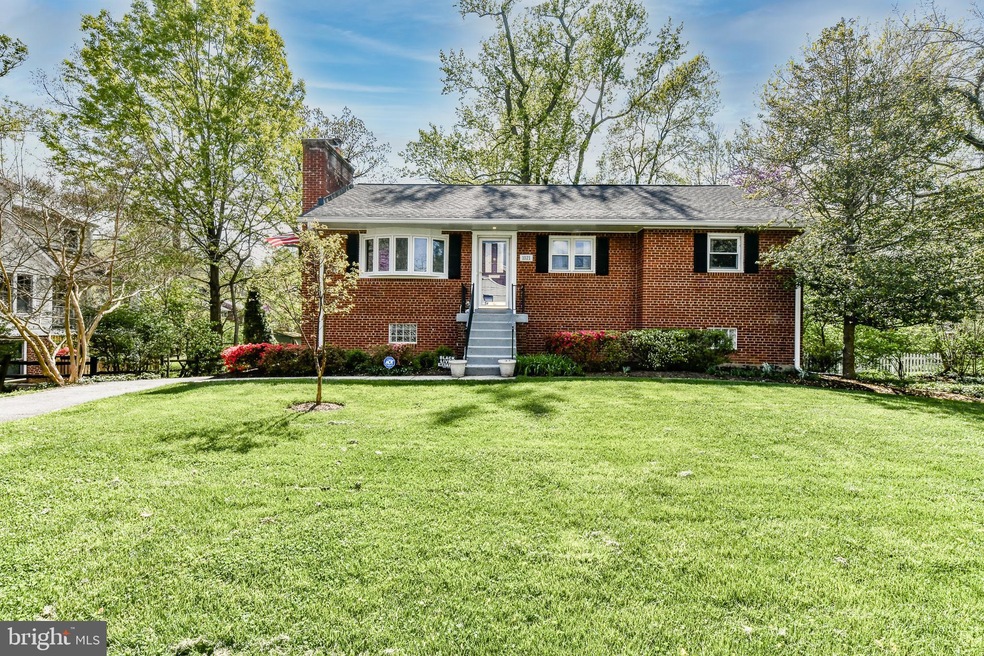 1021 Kennedy St, Falls Church, VA 22046 - photo 1