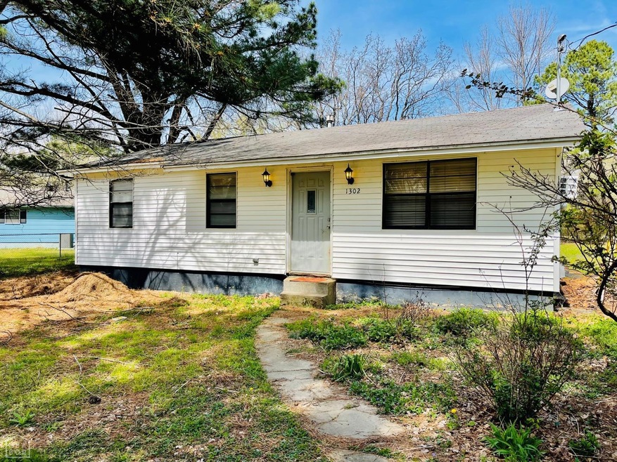 1302 Mabrey Ln, Jonesboro, AR 72401 - photo 1