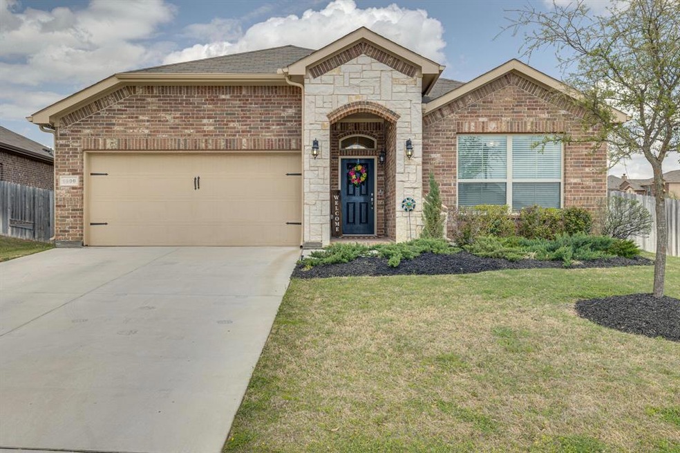 1000 Barry Dr, Weatherford, TX 76087 - photo 1