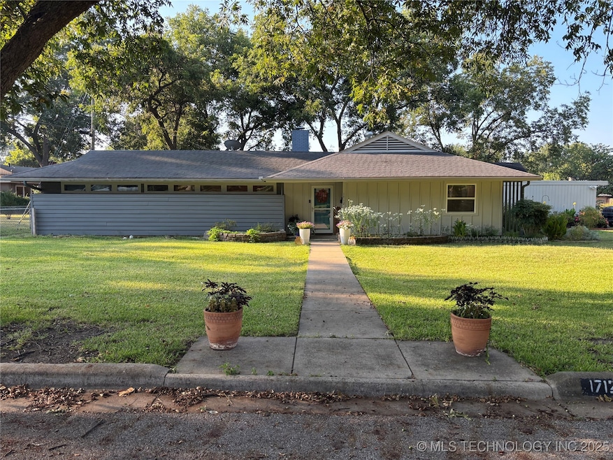 1712 5th Ave SW, Ardmore, OK 73401 - photo 1