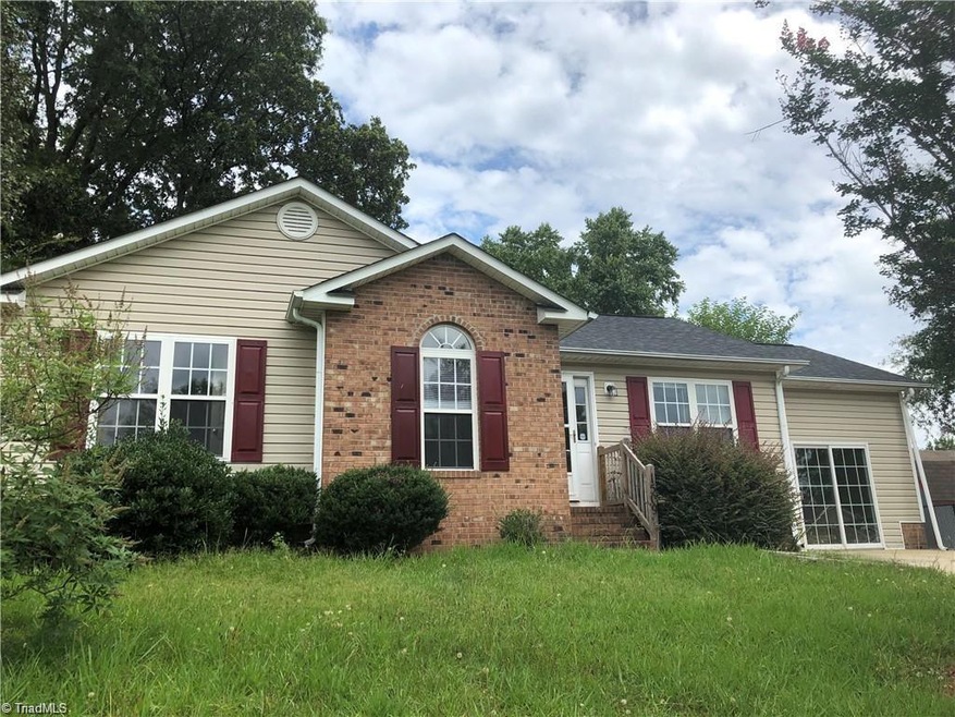 1509 Hughes Ct, High Point, NC 27263 - photo 1