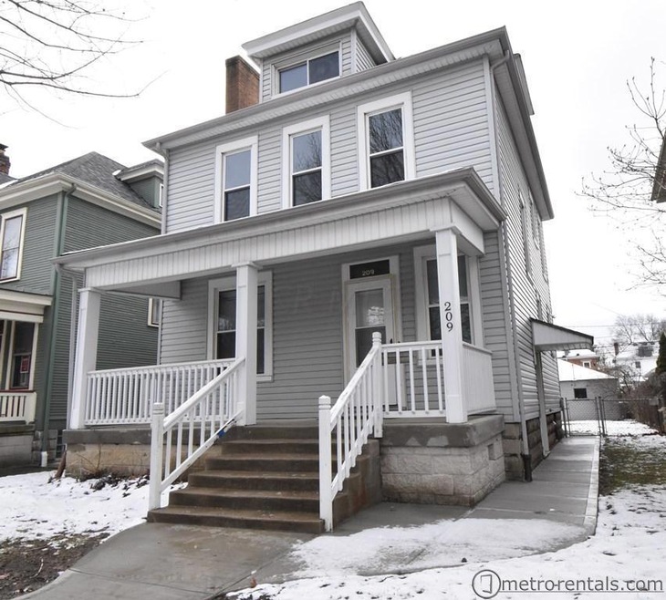 209 E Mithoff St, Columbus, OH 43206 - photo 1