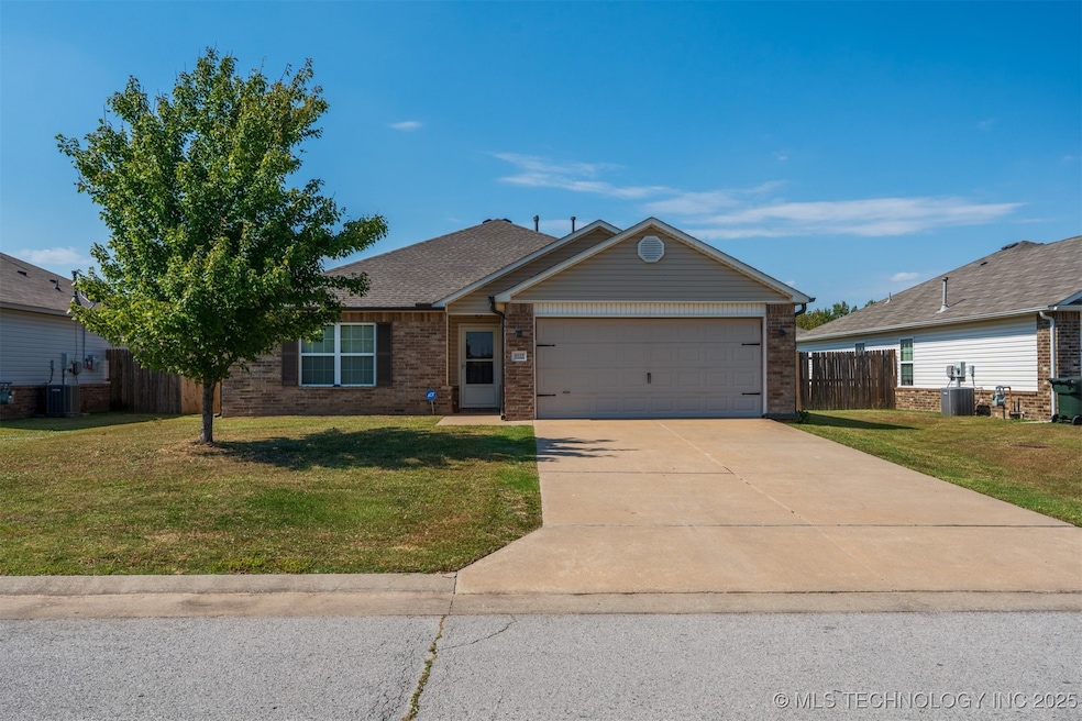 9222 S 251st East Ave, Broken Arrow, OK 74014 - photo 1