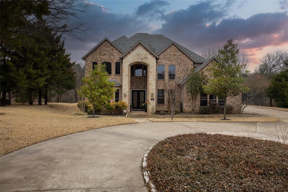 Gorgeous secluded estate home with circle drive, m