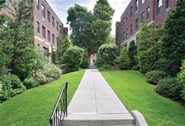 323 Tappan St unit 5, Brookline, MA 02445 - photo 1