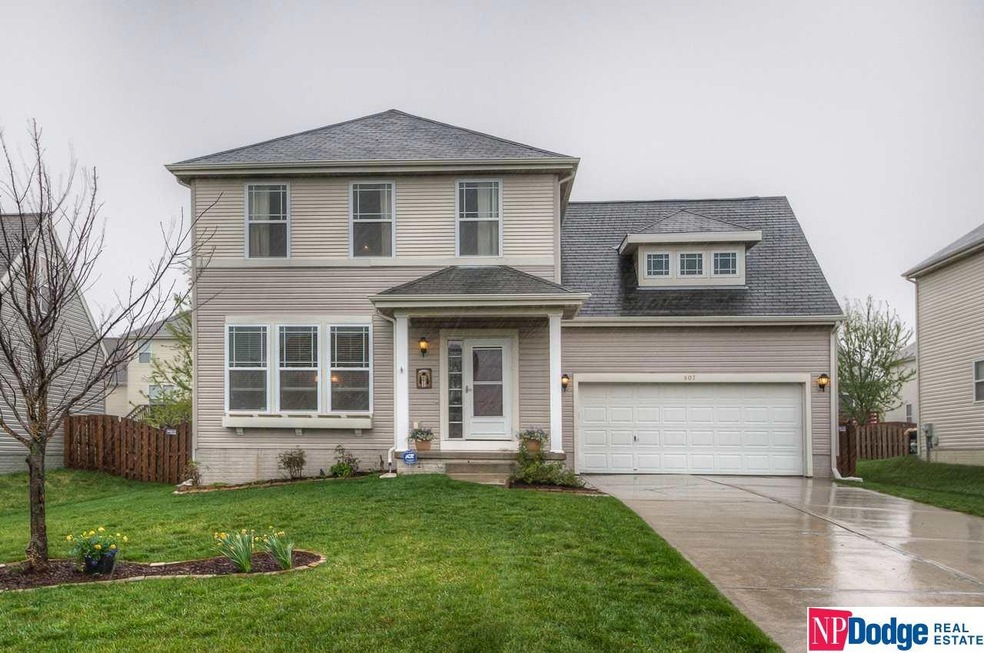 907 Port Royal Dr, Papillion, NE 68046 - photo 1