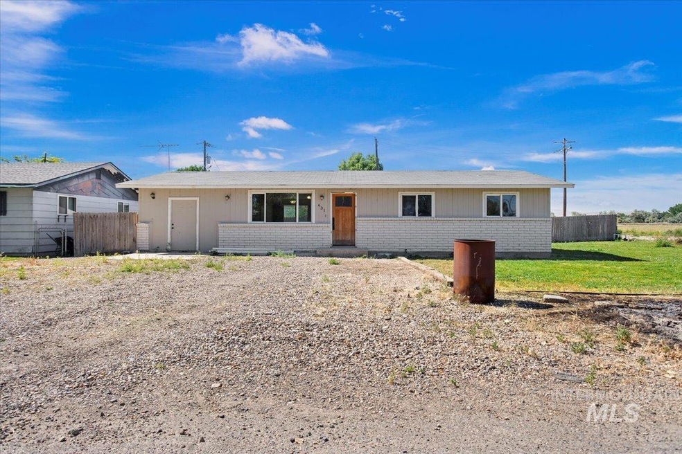 631 W Nevada Ave, Homedale, ID 83628 - photo 1