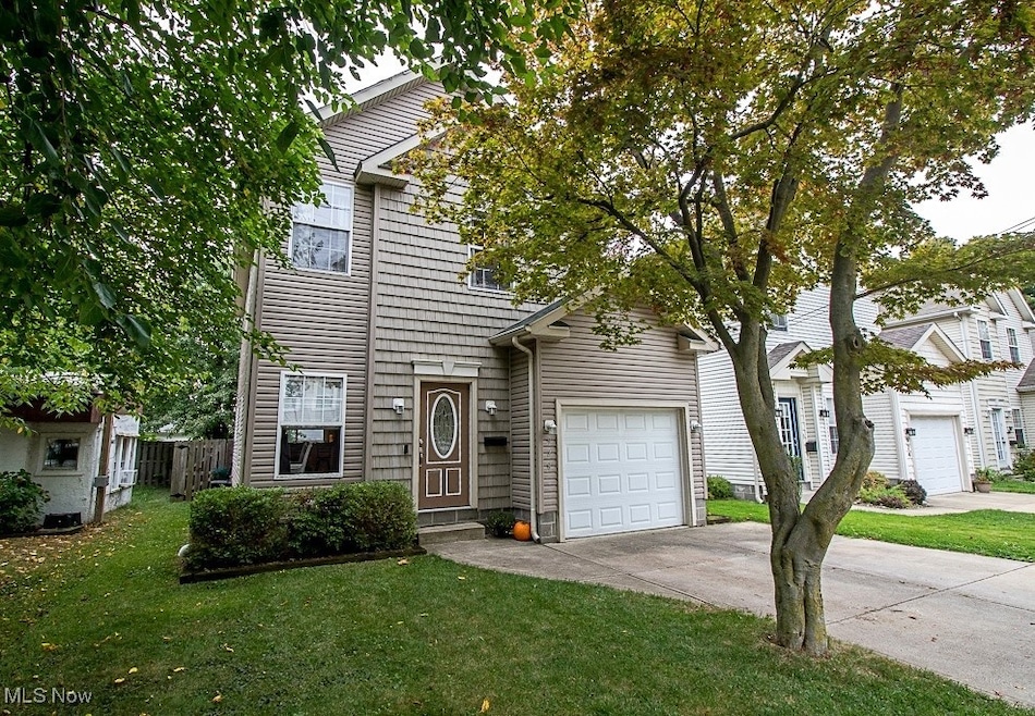 928 Hayes Ave, Willoughby, OH 44094 - photo 1