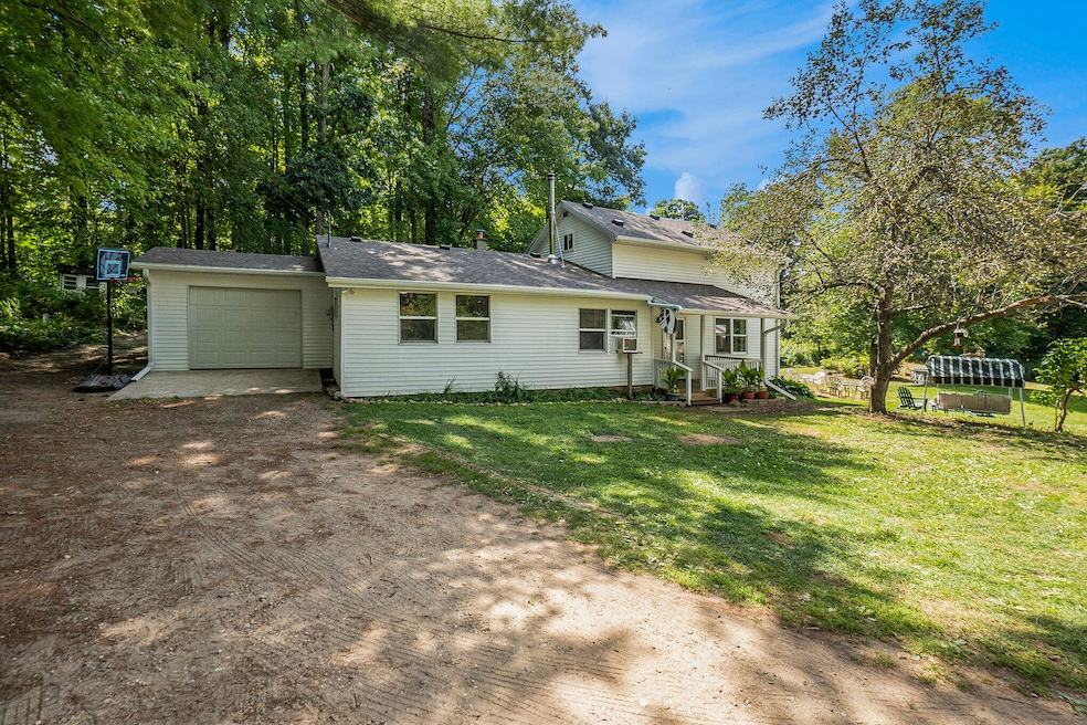 632 E Jackson St, White Cloud, MI 49349 - photo 1