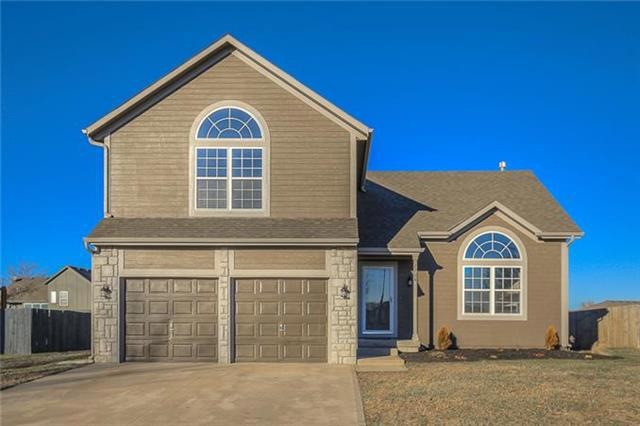 1708 Rolling Rock Rd, Raymore, MO 64083 - photo 1