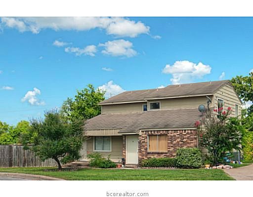 Exterior Front. This 3 bedroom, 2 bathroom duplex
