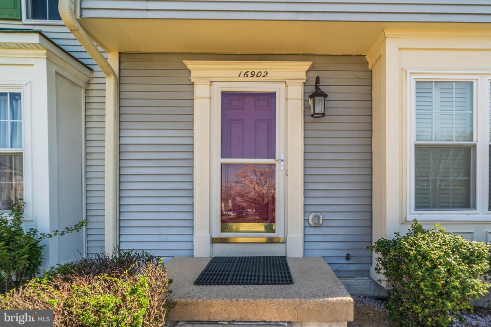 16902 Point Pleasant Ln, Dumfries, VA 22026 - photo 1