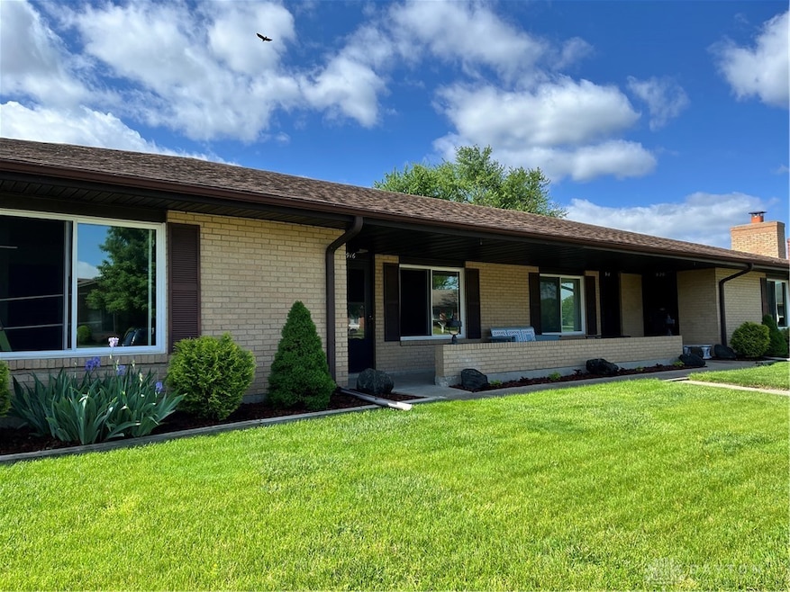 914 Weston Ct, Vandalia, OH 45377 - photo 1