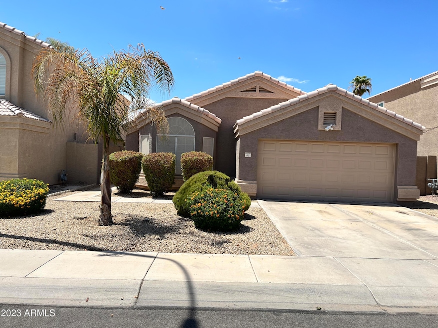 82 N Soho Place, Chandler, AZ 85225 - photo 1