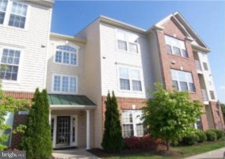 2043 Hunting Ridge Dr, Owings Mills, MD 21117 - photo 1