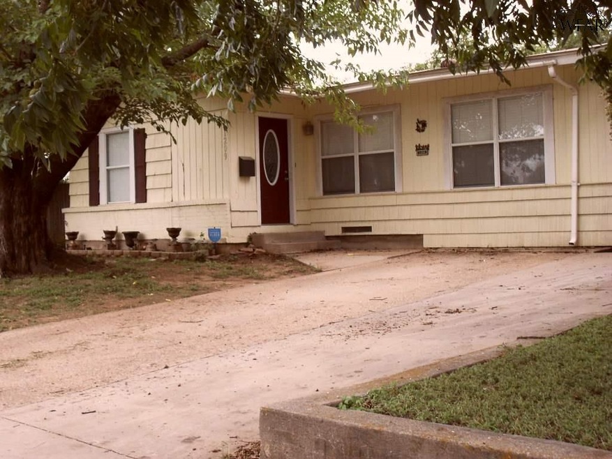 1209 Harvey Dr, Wichita Falls, TX 76302 - photo 1