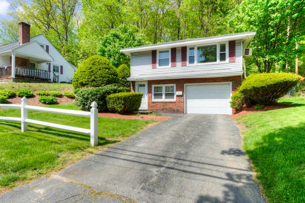 561 Chandler St, Worcester, MA 01602 - photo 1