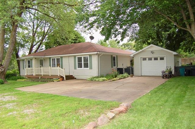 136 Emile St, Lansing, KS 66043 - photo 1