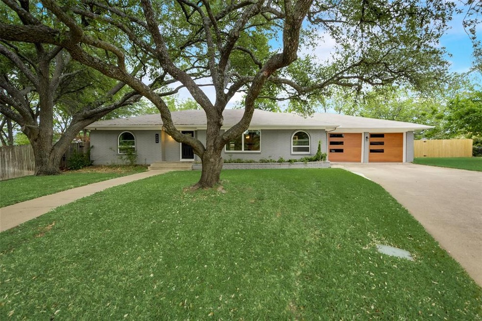 6450 El Toro Ct, Fort Worth, TX 76133 - photo 1