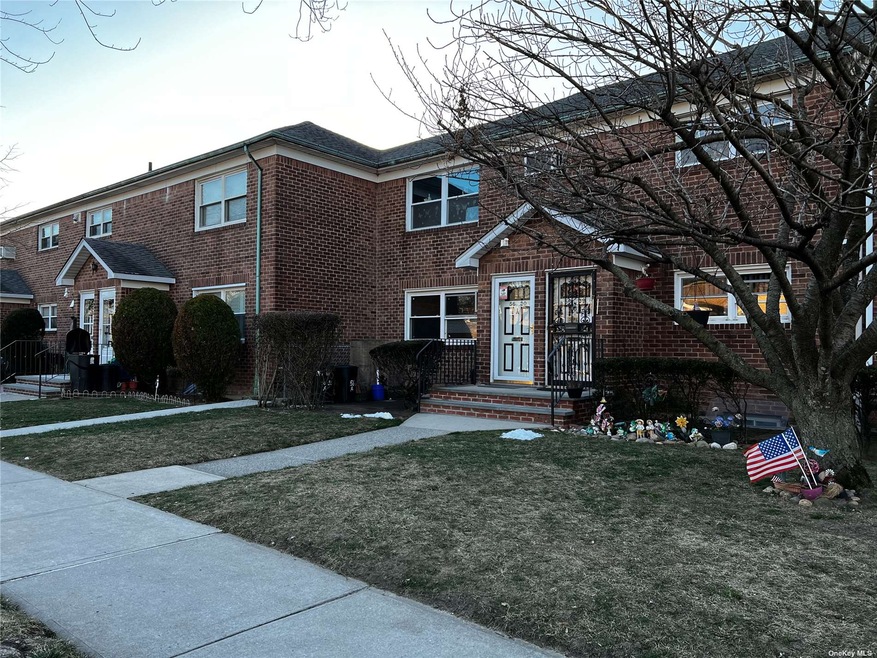 56-30 Utopia Pkwy unit A, Fresh Meadows, NY 11365 - photo 1