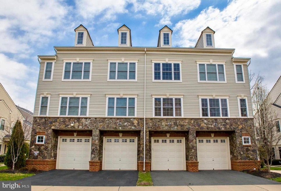 11233 Wortham Crest Cir unit 75, Manassas, VA 20109 - photo 1