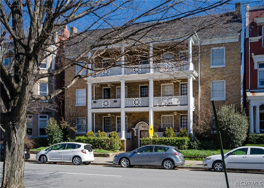 Welcome to 1630 Monument Avenue on Richmond's Dream Drive!  Unit 9 is located on the second floor.